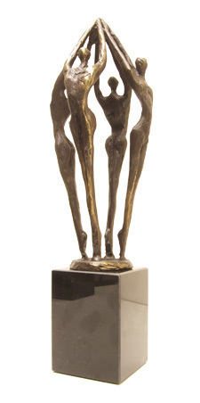 Escultura de bronce "Combinando fuerzas"