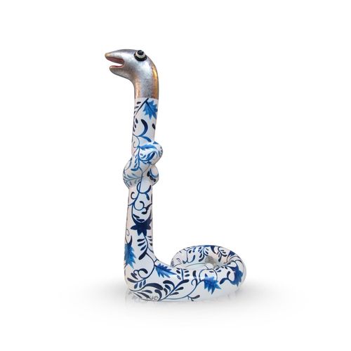 Art sculpture 'Standing Snake' delft blue silver by Niloc Pagen