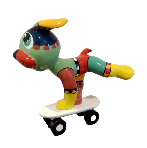 Decroratief  kleurrijk beeldje Bulldog Skaten
